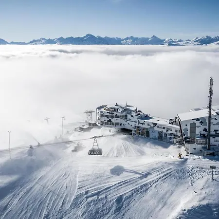 Galaaxy Mountain Hostel--nur Mit Der Gondelbahn Erreichbar * Laax