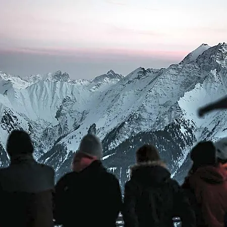 Galaaxy Mountain Hostel--nur Mit Der Gondelbahn Erreichbar 호스텔 락스