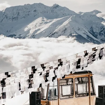 Hostal Galaaxy Mountain Hostel--nur Mit Der Gondelbahn Erreichbar *