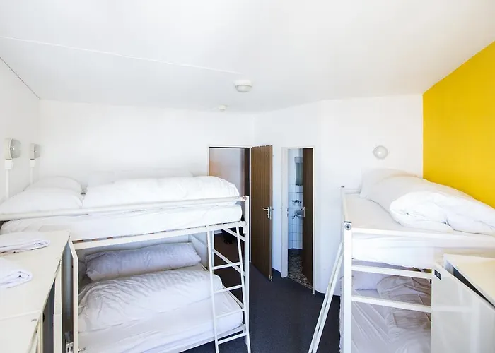 Galaaxy Mountain Hostel--nur Mit Der Gondelbahn Erreichbar Hostal Laax