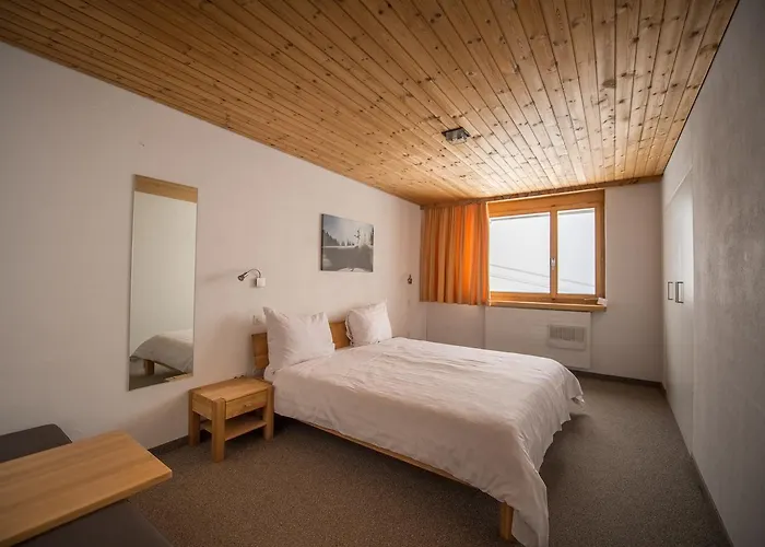 Galaaxy Mountain Hostel--nur Mit Der Gondelbahn Erreichbar * Laax